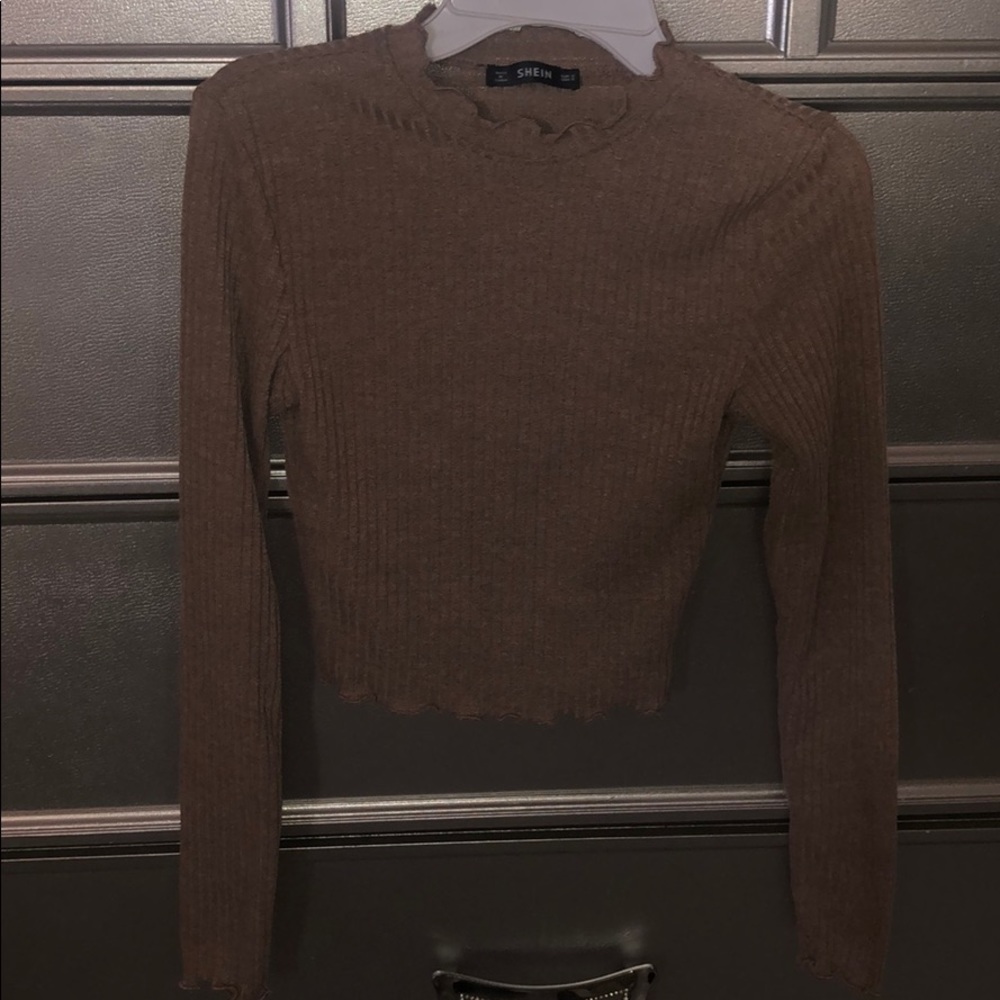 Long sleeve crop top